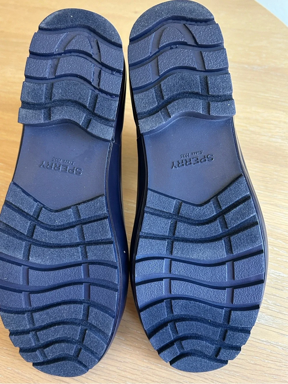 Sperry Women's Drizzle Chelsea Rain Boots in navy, Size 9, NWOT Display